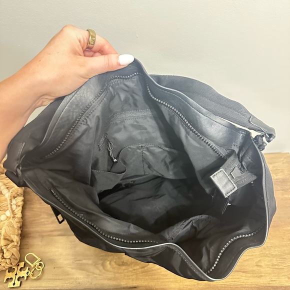 Lulu Lemon Black Tote Bag - Picture 4 of 6